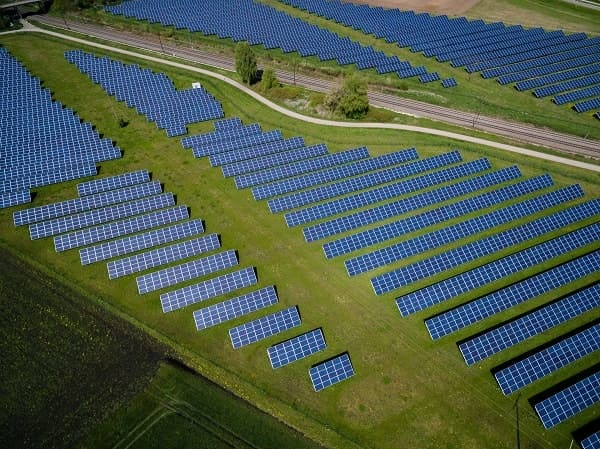 انرژی خورشیدی- مزرعه خورشیدی